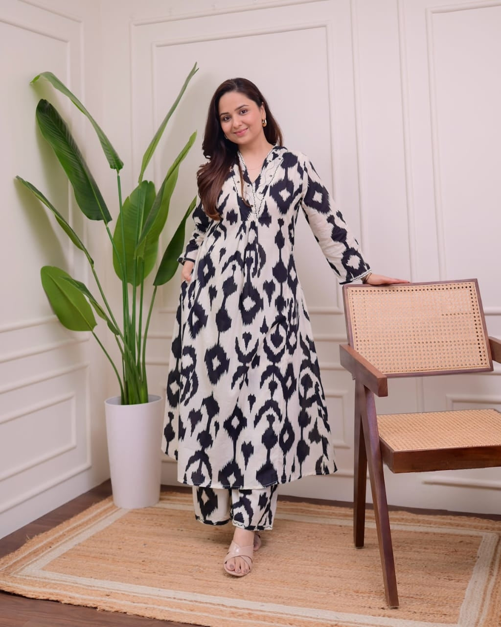 Zarika – Black & White Ikat Kurti
