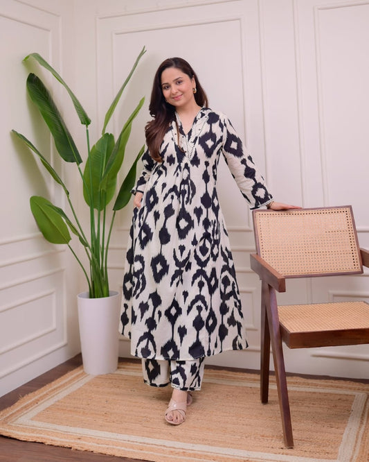 Zarika – Black & White Ikat Kurti
